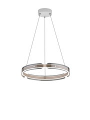 Moderne runde LED-Pendelleuchte in Silber mit Ringdesign, an drei schwarzen Kabeln aufgehängt, frontale Ansicht vor weißem Hintergrund