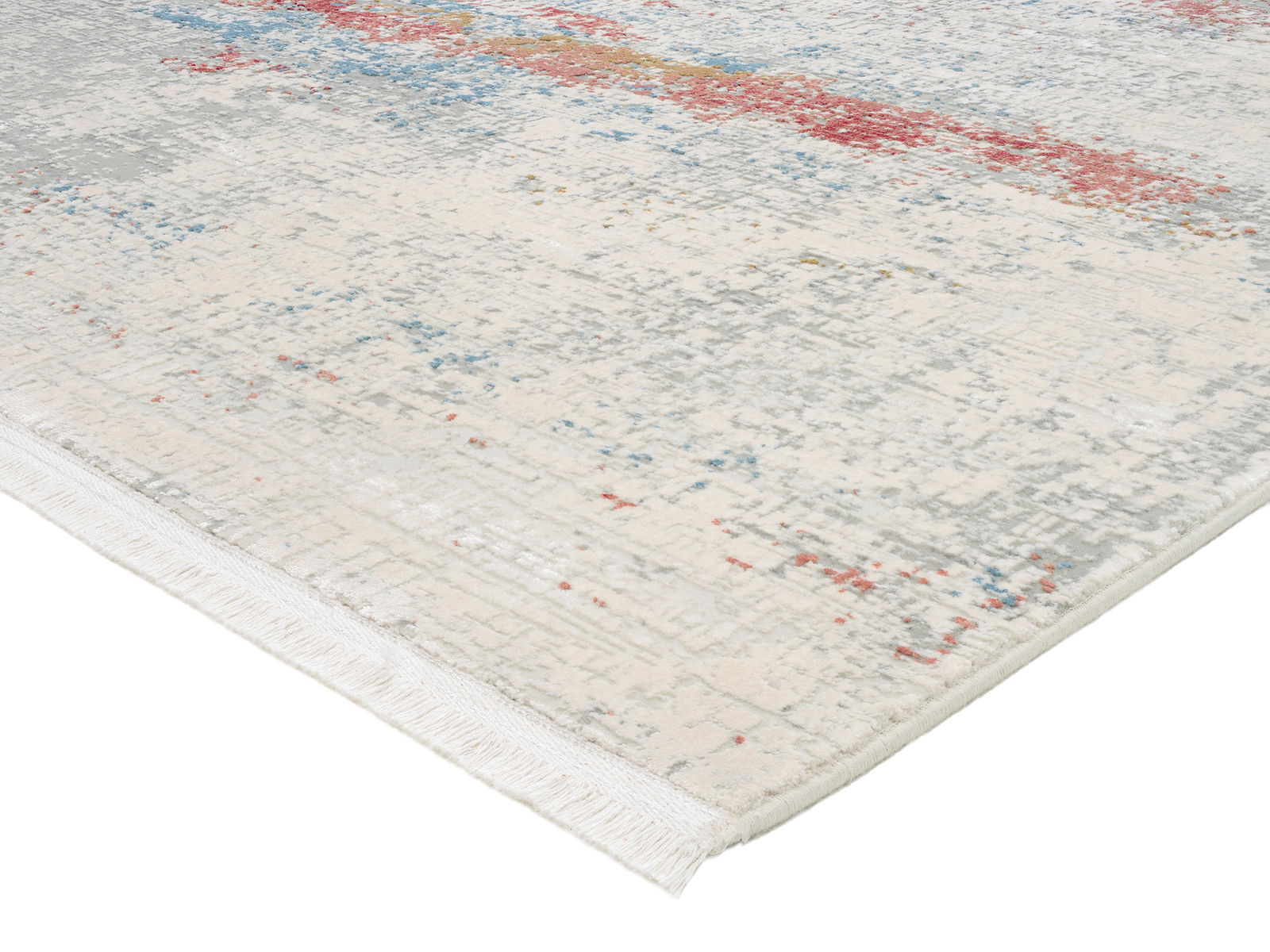 Designer Teppich mit abstraktem Muster in Grau, Blau und Rot, perspektivisch von der Seite fotografiert