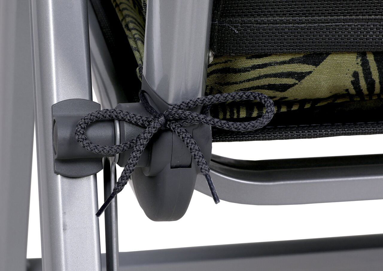 Go-De Sesselauflage Nahaufnahme eines Sessels mit grauem Metallrahmen und grüner Polsterung, die mit einer Kordel befestigt ist.