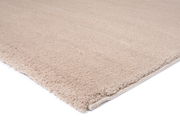 Beige Hochflorteppich Soft Dream, seitliche Perspektive, ca. 80x200cm