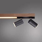 Moderne Deckenleuchte PURE-LINES mit zwei verstellbaren schwarzen Strahlern und Holzoptik, seitliche Perspektive