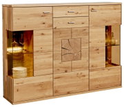 Hochwertiges Highboard aus Holz mit Glaseinsätzen und dekorativer Frontansicht, seitliche Perspektive