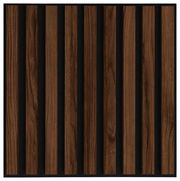 Dekoratives Paneel mit vertikalen Holzstreifen auf schwarzem Hintergrund, Ansicht von vorne