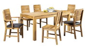 Essgruppe aus Holz mit sechs Stühlen und einem Tisch, seitliche Perspektive
