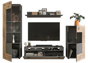 Wohnwandkombination mit TV, Regalen und Vitrinen in Holzoptik, frontal betrachtet.