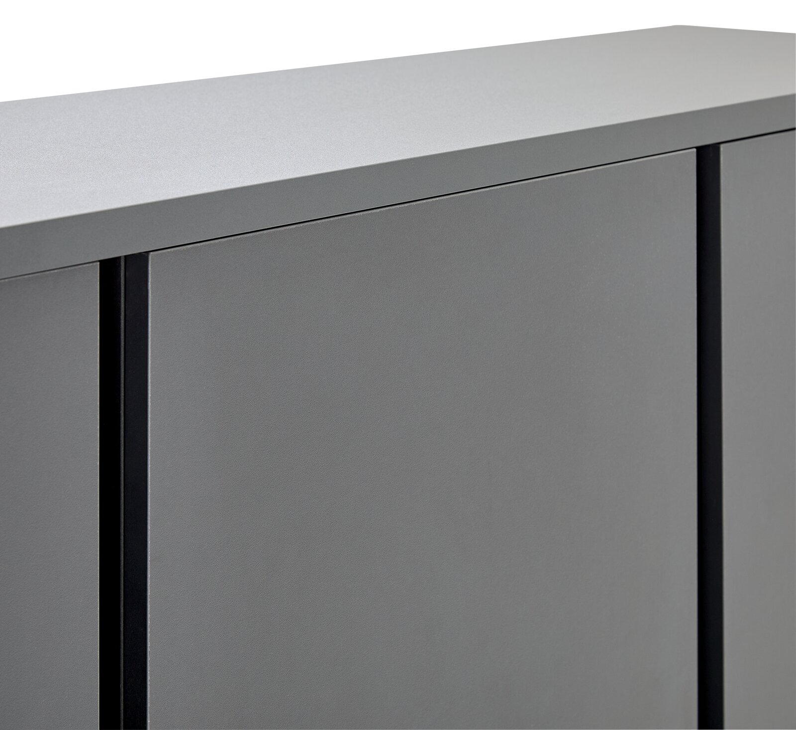 Nahaufnahme eines modernen, grauen Schuhschranks mit glatter Oberfläche und klaren Linien, seitliche Perspektive