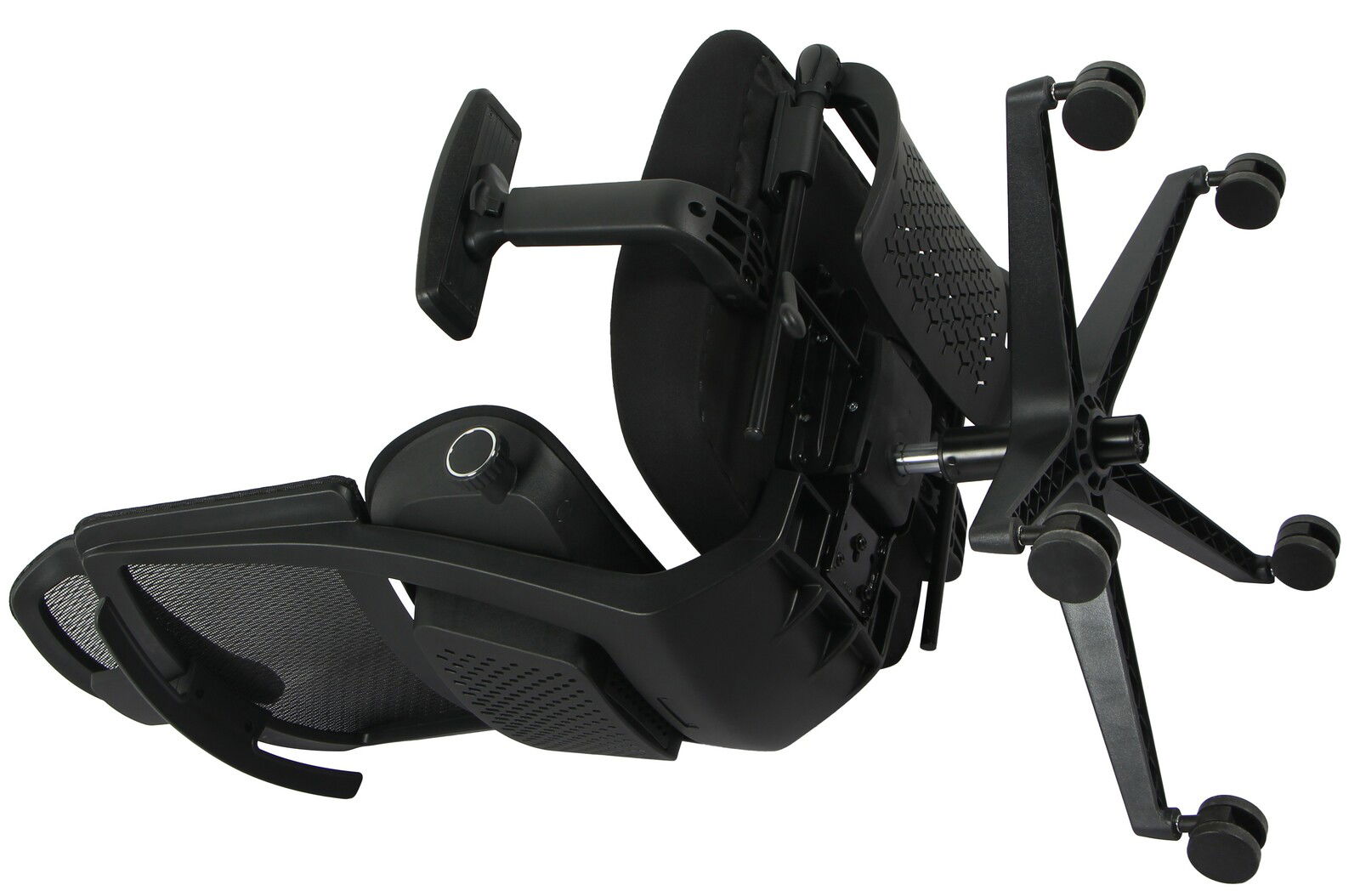 Unteransicht eines schwarzen Chefsessels mit Rollen und verstellbaren Armlehnen