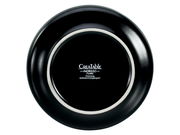 Rückansicht eines schwarzen Tellers mit der Aufschrift 'Creatable Nordic'.