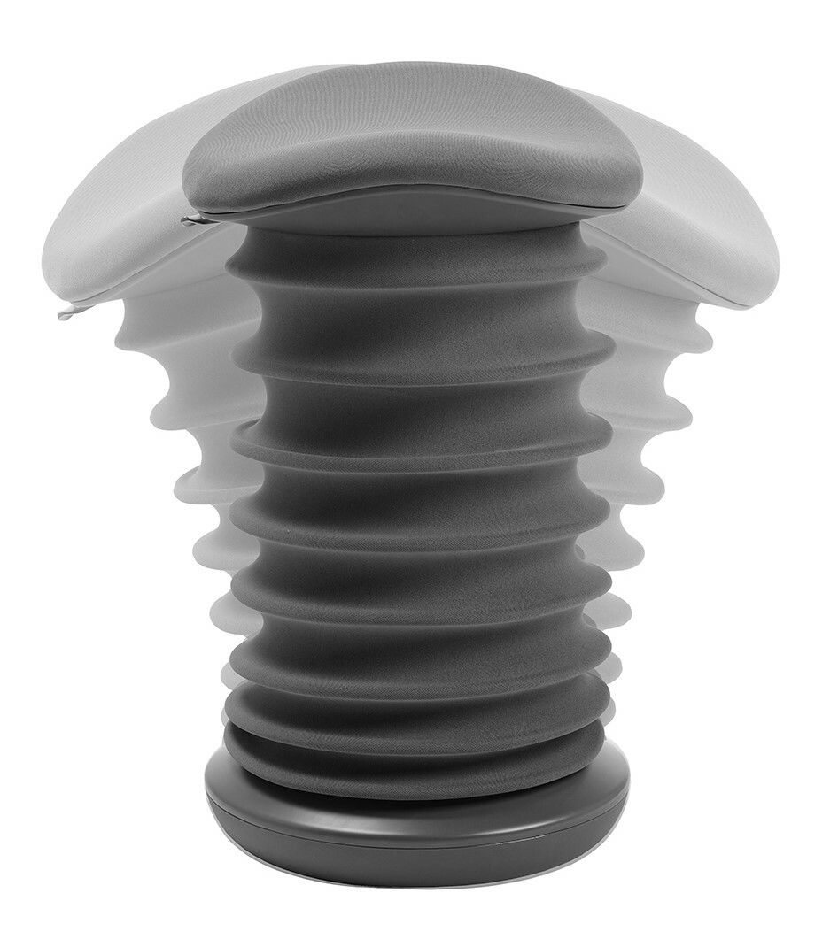 Schwinghocker in Frontalansicht mit flexiblem, wellenförmigem Design und gepolsterter Sitzfläche.