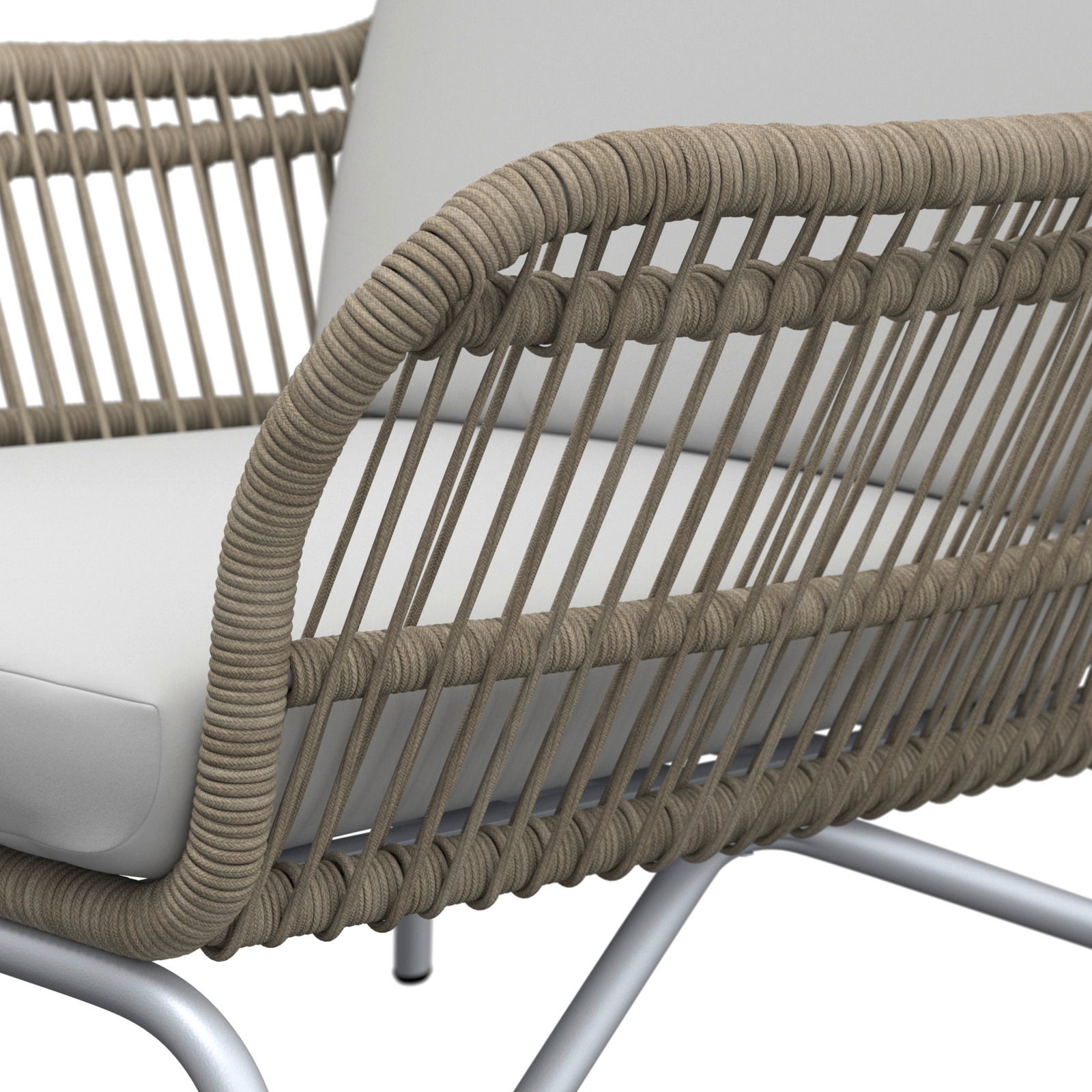 Nahaufnahme eines Relaxsessels mit geflochtenem Seil-Design und hellgrauem Polster, seitliche Perspektive