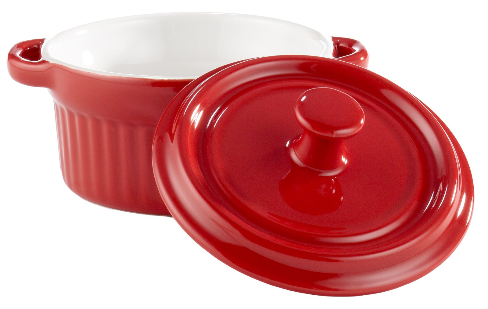 Rote Mini-Cocotte aus Keramik mit abgenommenem Deckel, seitliche Perspektive