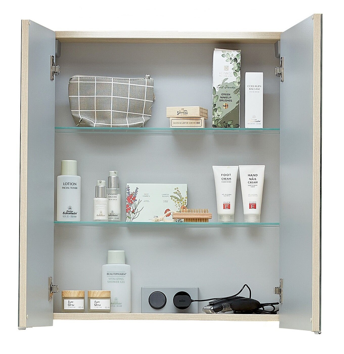 Offener Spiegelschrank mit Pflegeprodukten, von vorne betrachtet.