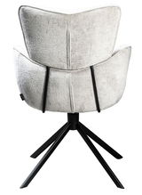 Rückansicht eines modernen Armlehnstuhls mit hellgrauem Stoffbezug und schwarzem Metallgestell.