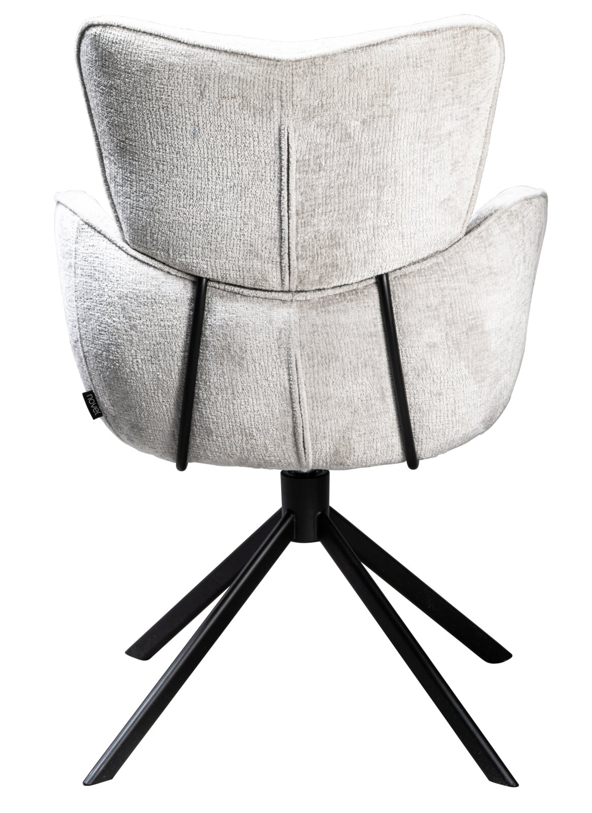 Achterkant van een moderne fauteuil met een lichtgrijze stoffen bekleding en een zwart metalen frame.
