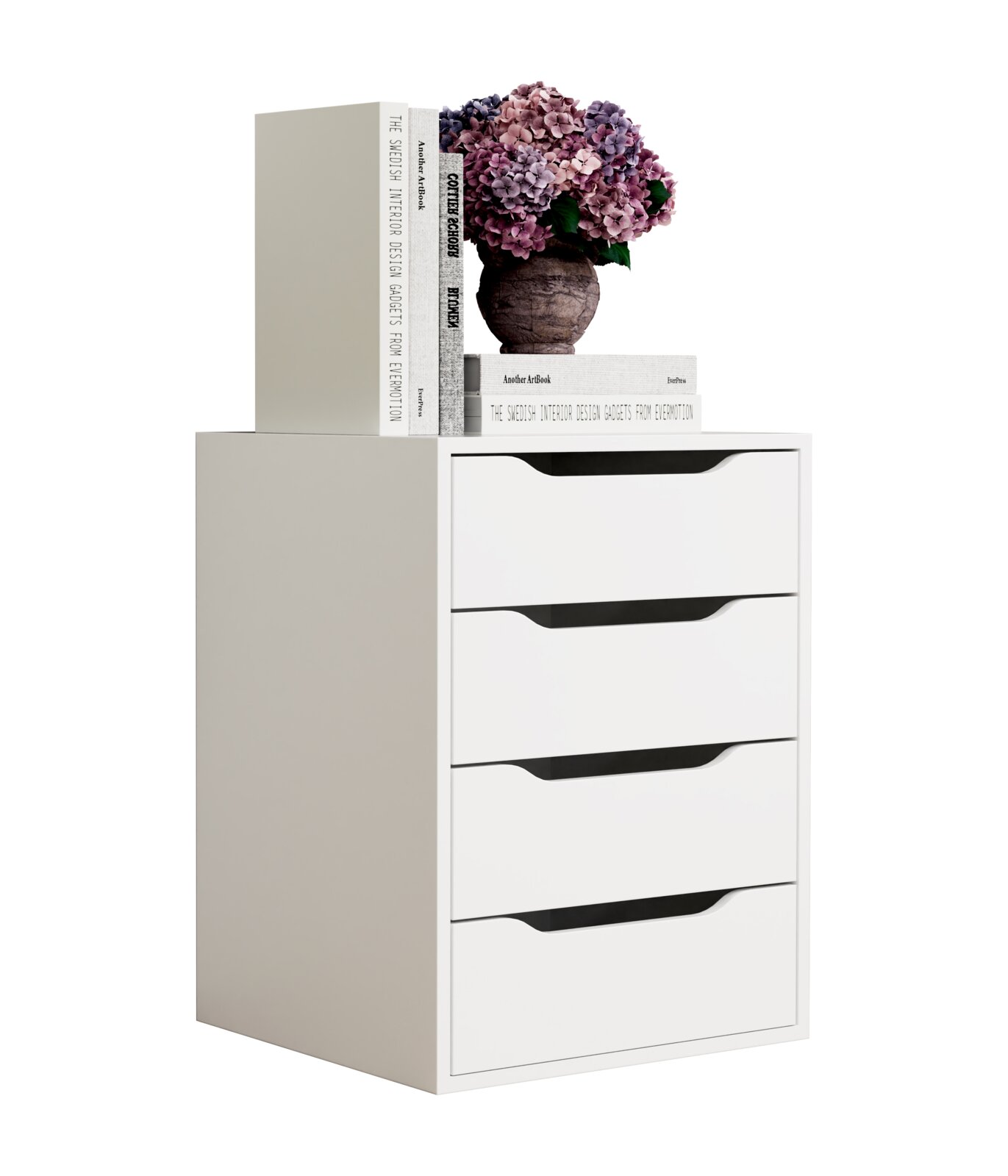 Weißer, schmaler Schubladenschrank mit fünf Schubladen und schwarzen Griffaussparungen, oben dekoriert mit Büchern und einer Vase mit violetten Hortensien, freigestellt vor weißem Hintergrund, in leichter Front-Links-Perspektive
