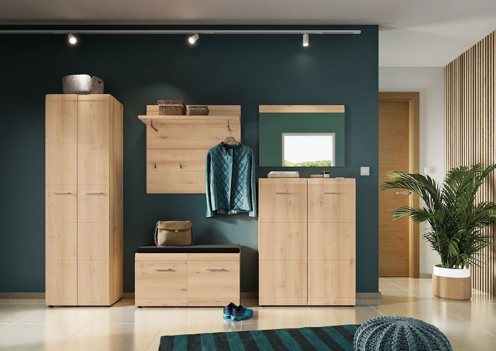 Garderobenpaneel in heller Holzoptik, frontal fotografiert, mit Haken für Kleidung und Ablagefläche.