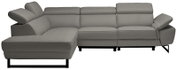 Graues Ecksofa mit verstellbaren Kopfstützen, moderne Metallfüße, Perspektive von vorne links