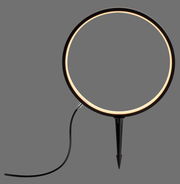 Erdspießleuchte ZIRKULU in Frontalansicht, runder Leuchtring mit Erdspieß und Kabel.