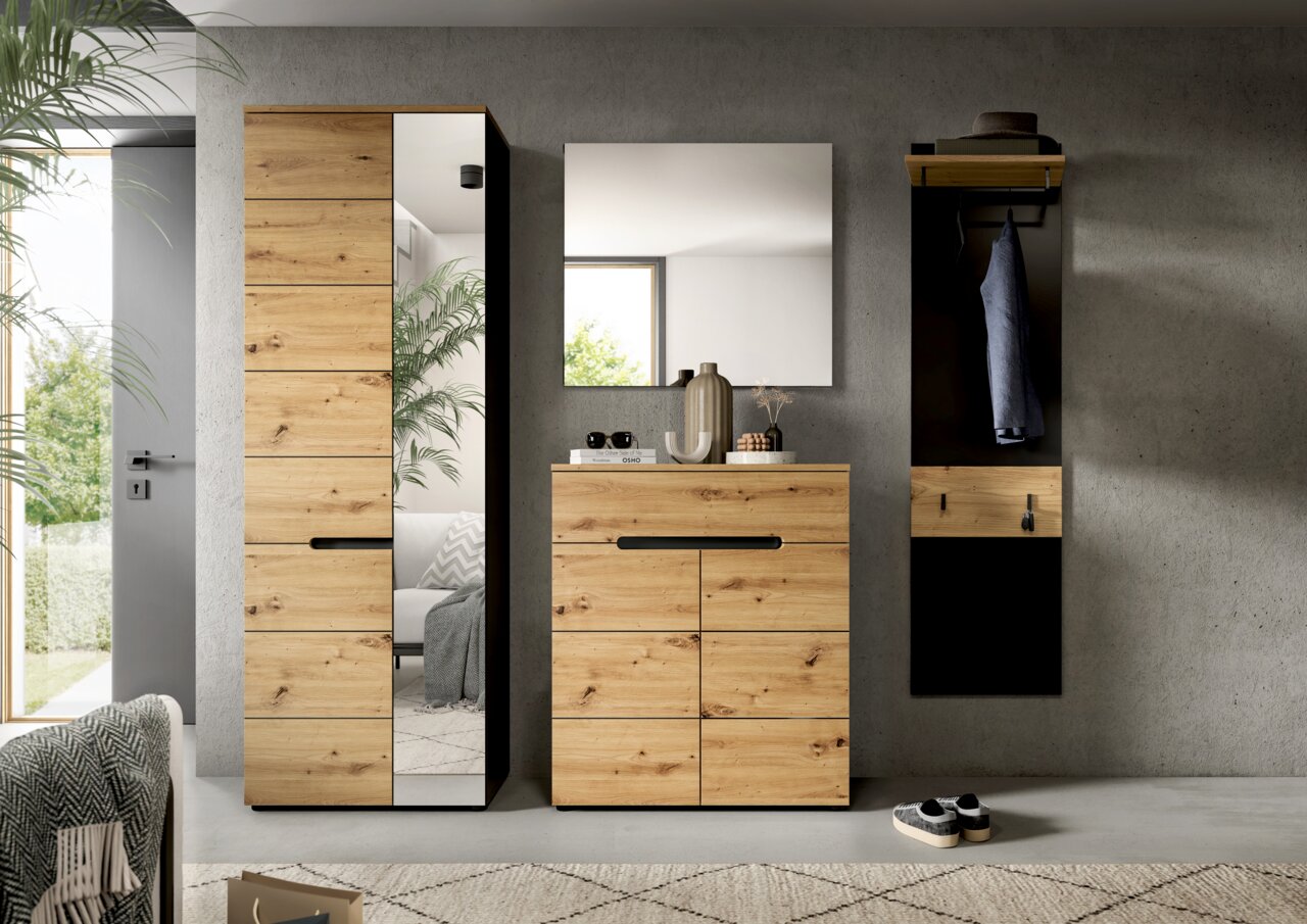 MID.YOU Garderobecombinatie CANU Moderne Flur-Garderobe in Eiche-Optik mit schwarzem Akzent: hoher Schrank mit Spiegel, Kommode mit Schubladen und Wandspiegel sowie Garderobenpaneel mit Hutablage und Haken, frontale Perspektive.