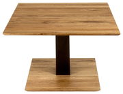 Moderner Couchtisch aus Holz mit quadratischer Tischplatte und stabiler Basis, seitliche Perspektive