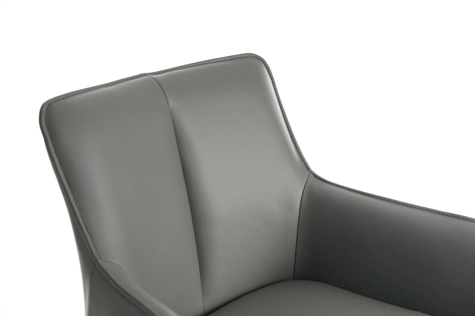 Nahaufnahme eines grauen Barhockersitzes mit glatter Polsterung, seitliche Perspektive