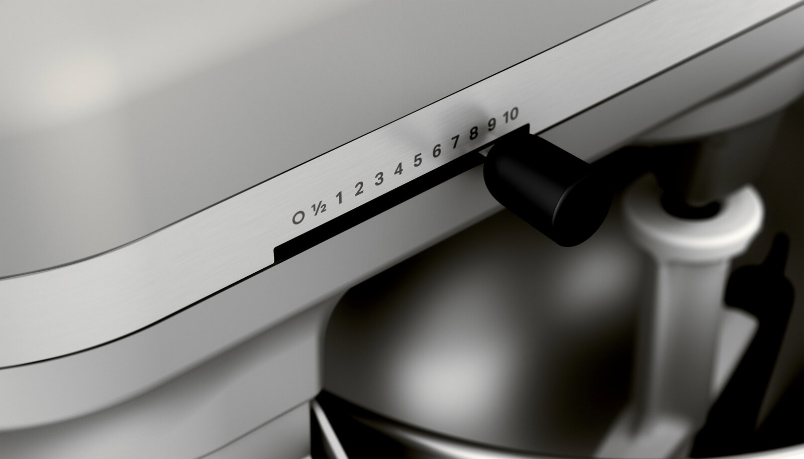 Nahaufnahme der Geschwindigkeitsregelung einer Küchenmaschine Heavy Duty 5,2L mit seitlicher Perspektive.