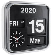 Quadratische Wanduhr mit Kalenderfunktion, zeigt Datum 15. Mai 2020 und Wochentag Freitag an, mit analoger Uhr unten links, seitliche Perspektive.