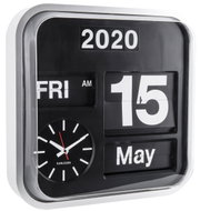 Vierkante wandklok met kalenderfunctie, geeft de datum 15 mei 2020 en de dag van de week vrijdag weer, met een analoge klok linksonder, zijaanzicht.