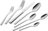 Elegantes, poliertes Besteckset King, 42-teilig, aus Edelstahl, in einer diagonalen Anordnung von oben betrachtet.