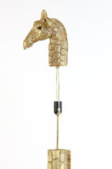 Stehleuchte mit Giraffenkopf-Design, seitliche Perspektive