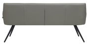 Rückansicht einer modernen grauen Bank mit schrägen schwarzen Metallbeinen.