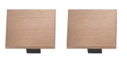 Zwei quadratische Möbelknöpfe/Schubladengriffe aus hellem Holz mit schwarzem Sockel, Frontansicht