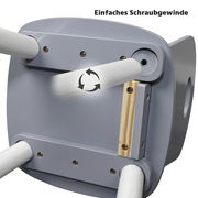 Unteransicht eines grauen Kindertisches mit einfachem Schraubgewinde zur Befestigung der Tischbeine.