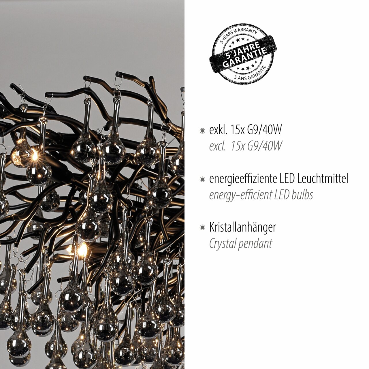 Nahaufnahme eines Kronleuchters mit Kristallanhängern und energieeffizienten LED-Leuchtmitteln, seitliche Perspektive