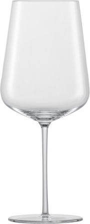 Elegantes Bordeaux Rotweinglas aus klarem Glas, frontal abgebildet.