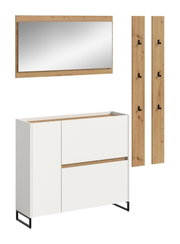 Modernes Badmöbel-Set mit weißem Waschtischunterschrank auf schwarzem Metallgestell, Holzdetails, großem Spiegel im Holzrahmen sowie zwei Holz-Wandpaneelen mit Haken, gezeigt in Frontansicht (leicht perspektivisch).