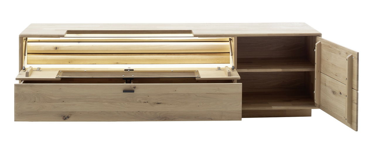 Frontansicht eines Lowboards aus Holz mit geöffneten Schubladen und Türen, die den Stauraum zeigen.