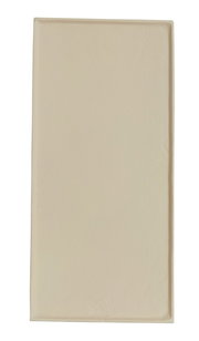 Rechteckige, beige Schale aus Keramik, von oben betrachtet.