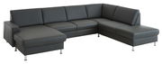 Ecksofa in dunklem Leder mit modernem Design, Ansicht von schräg vorne.
