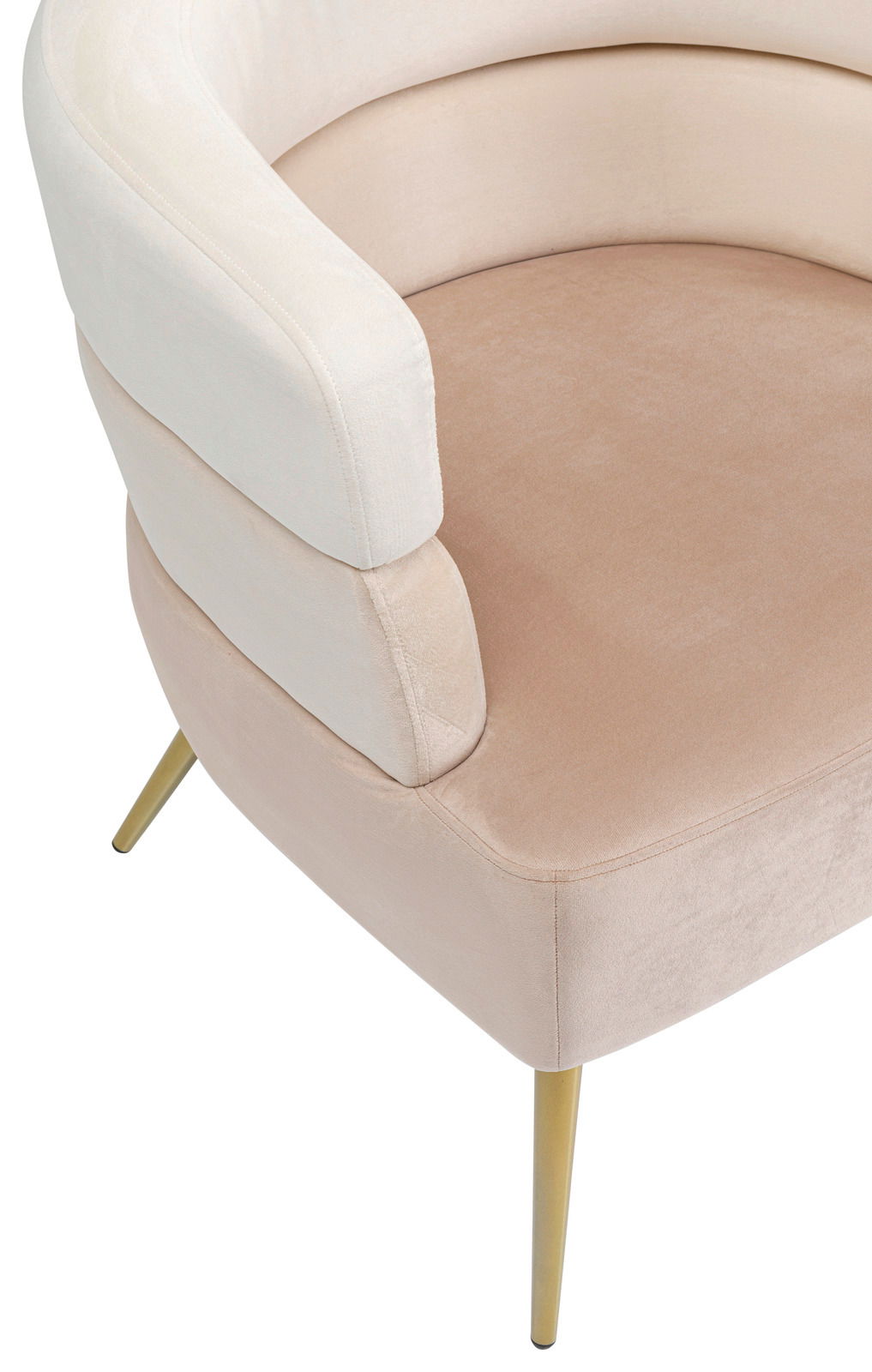 Nahaufnahme eines Sessels mit cremefarbenem und beigem Polster sowie goldenen Beinen, von oben betrachtet.