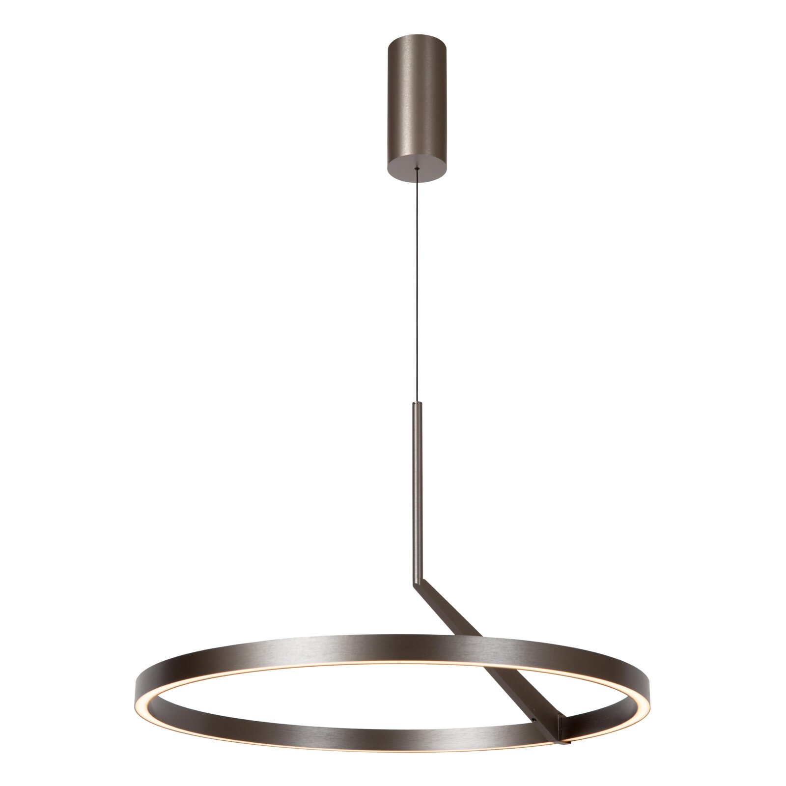 Moderne LED-Pendelleuchte in Ringform aus gebürstetem Metall mit warmweißem Licht, an Kabel und zylindrischem Baldachin aufgehängt, freigestellt in frontaler Ansicht