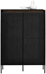 Frontale Ansicht eines modernen, schwarzen Highboards mit vertikalen Linien und minimalistischen Dekorationsobjekten auf der Oberseite.