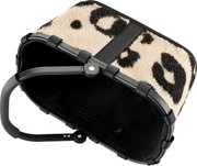 Faltbarer Einkaufskorb mit schwarzem Rahmen und schwarzem Stoffboden mit Reißverschlussfach, oben Teddyfleece in Beige mit Leopardenmuster; Ansicht schräg von oben/seitlich