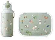 Lunchset Campus Little Farm mit Flasche und Brotdose, illustriert mit Bauernhofmotiven, aus der Vorderansicht.