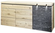 Voglauer Sideboard V-ROCK aus hellem Holz mit dunkler Steinoptik auf der rechten Seite, seitliche Perspektive