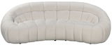 Weißes, modernes 3-Sitzer-Sofa mit abgerundeten Formen, Vorderansicht