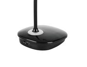 Schwarze LED-Schreibtischleuchte, Nahaufnahme der Basis mit Schalter und USB-Anschluss, seitliche Perspektive