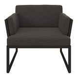 Frontansicht eines modernen Loungesessels mit dunklem Stoffbezug und Metallrahmen.