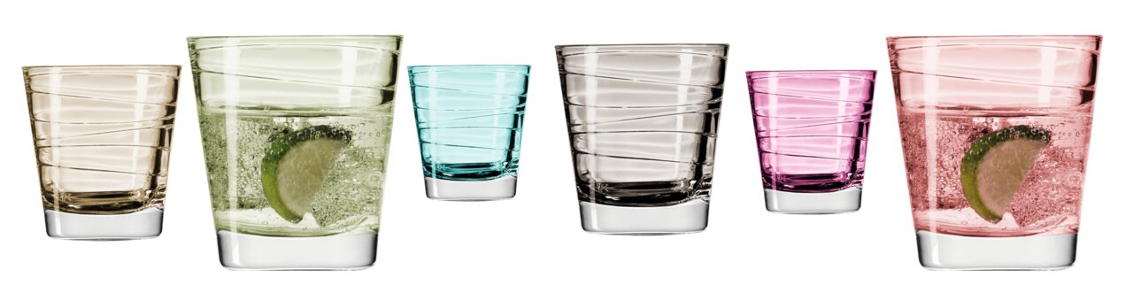 Sechsteiliges Becherset mit 250ml Fassungsvermögen in verschiedenen Farben, seitliche Perspektive.