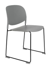 Grauer moderner Stuhl mit Metallgestell, seitliche Perspektive